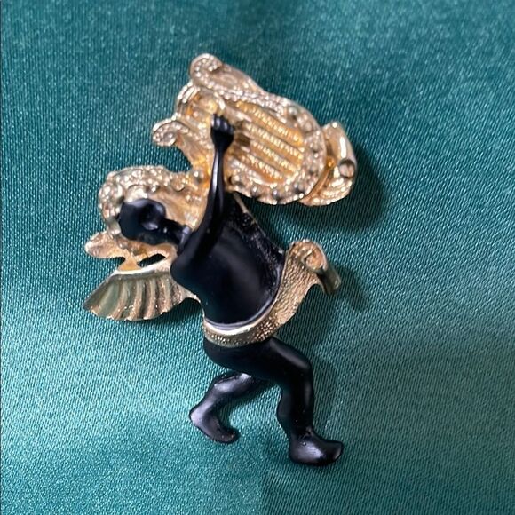 Jewelry - Vintage Black and Gold Angel Figurine Brooch